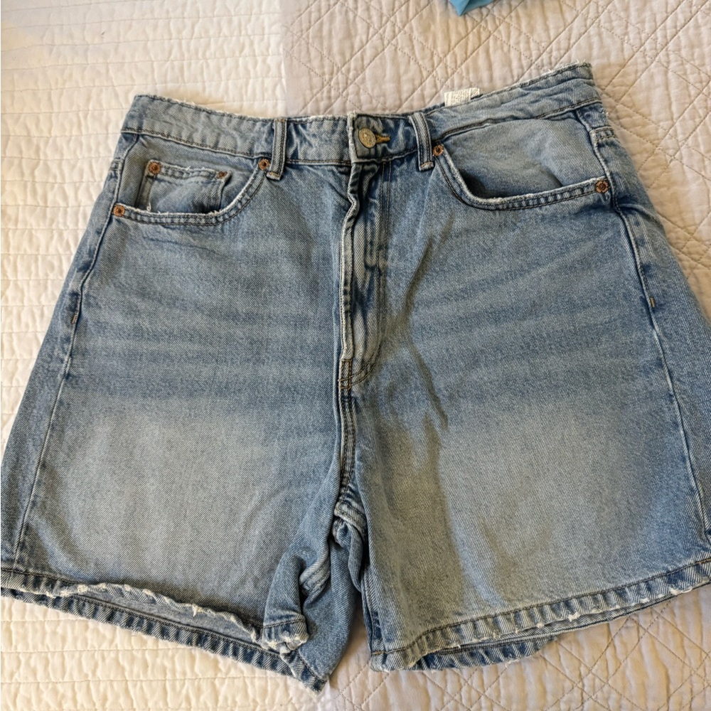Zara Blue High-Waisted Jean Shorts Vintage-Inspired